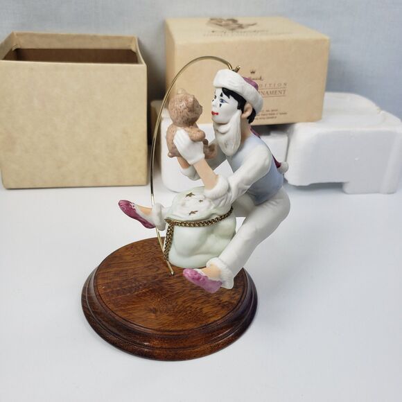 Hallmark Keepsake 1987 Christmas Time Mime Hand Paint Limited Edition Ornaments - Picture 5 of 16